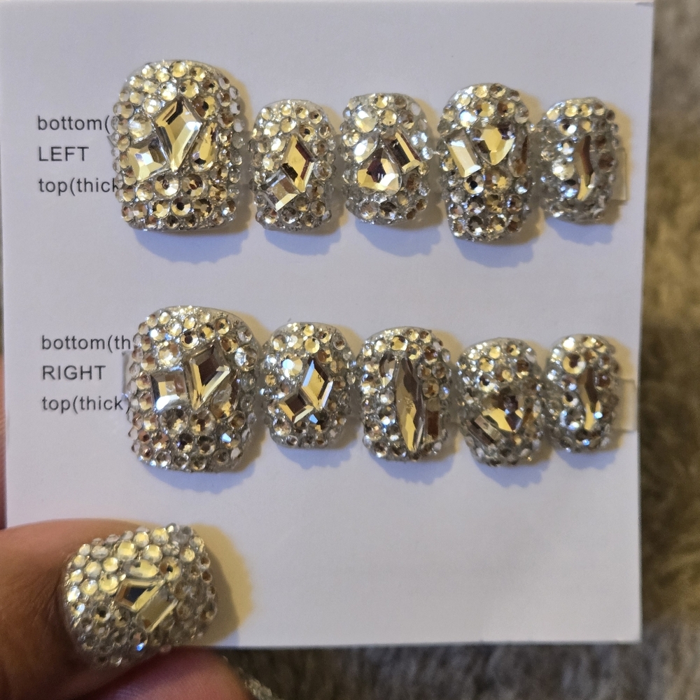 🍒🍒 Bling Press On, Glue on Nails
